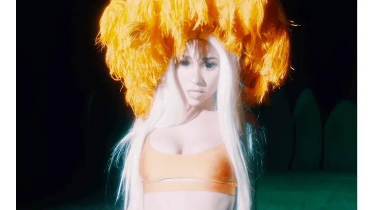 Princesa Alba revela su propia fantasía en el clip de "Me equivoqué"