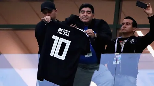 Maradona con la camiseta de Messi