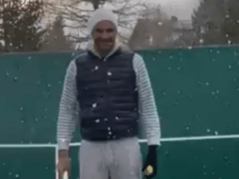 Video: Federer muestra su recuperación y juega tenis hasta con nieve