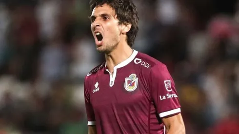 Domínguez critica por redes sociales a mujer con covid-19 sorprendida comprando en un supermercado.