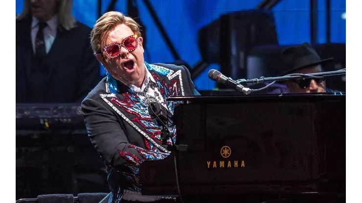 El cantante Elton John lidera la iniciativa que busca recaudar fondos para dos organizaciones en medio de la emergencia de coronavirus.