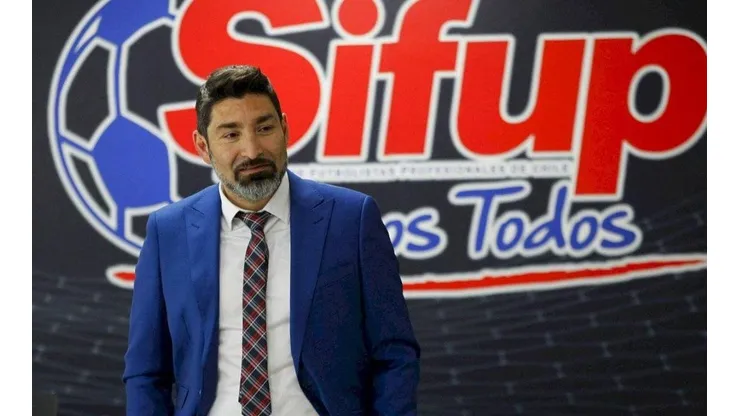 Gamadiel se opone a la rebaja de sueldos.