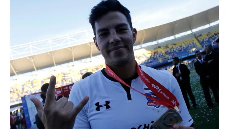 Meza revela que Fernández quiere jugar por Colo Colo.