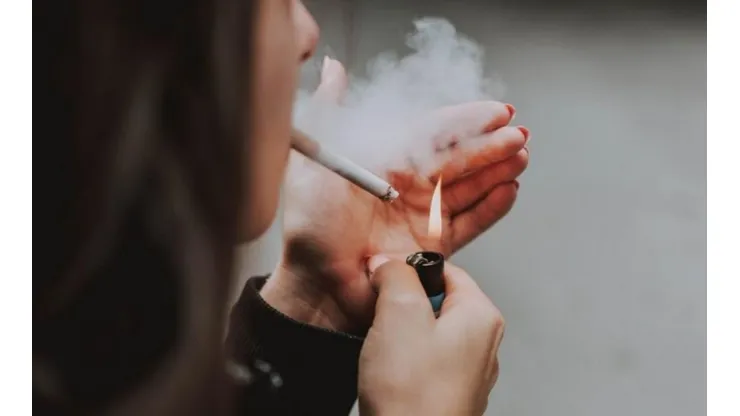 OMS pide limitar consumo de alcohol y cigarros durante la emergencia del covid-19.