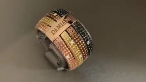 Campeones mundiales de waterpolo subastan sus anillos