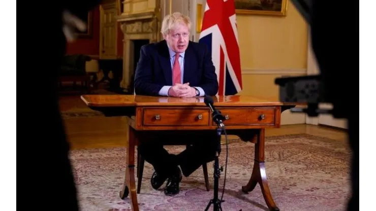 Boris Johnson anunció en redes sociales que sufre coronavirus