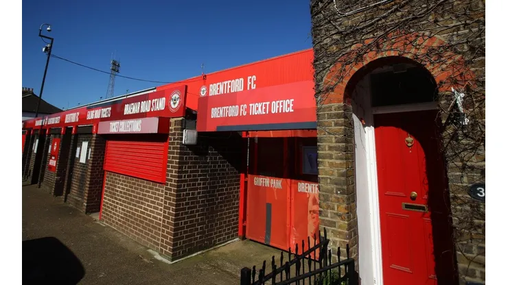 El fútbol inglés se detuvo en sus ligas menores