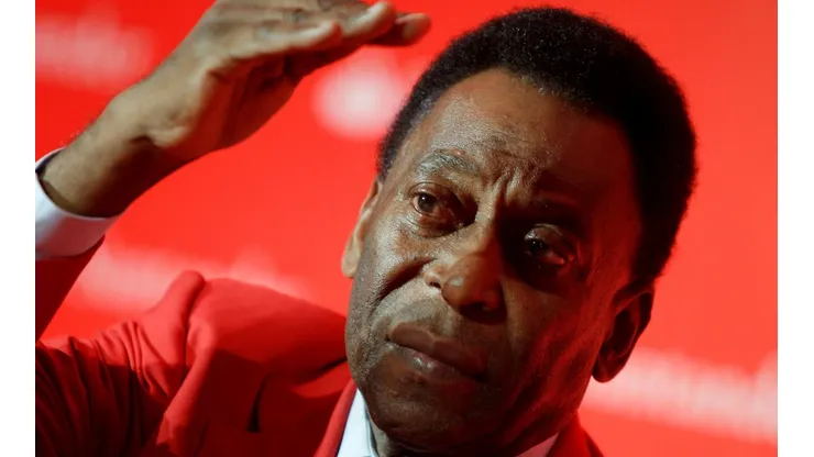 El hermano de Pelé falleció a los 77 años.