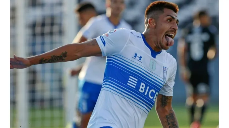 César Pinares gritando un gol con su actual club