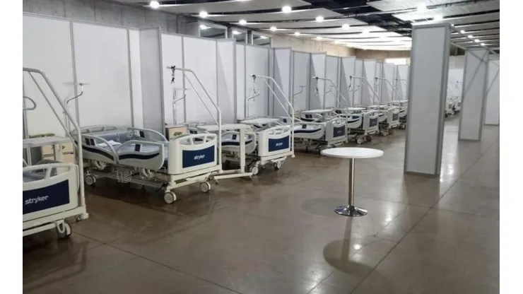 El lugar ya cuenta con 800 camas de emergencia.