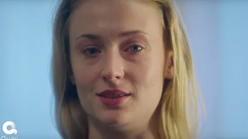 Sophie Turner intenta sobrevivir en nueva serie