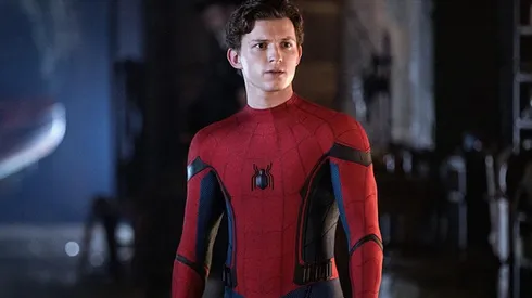 Tom Holland presenta a sus gallinas