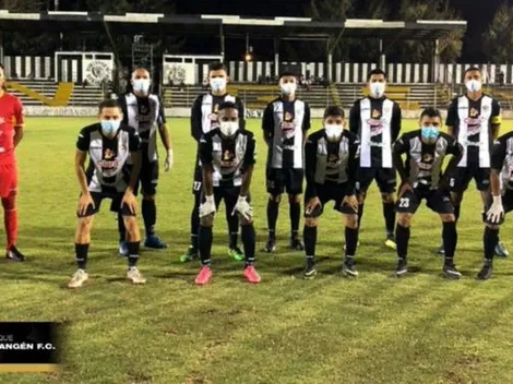 ¡Increíble! Equipo de Nicaragua juega con mascarillas