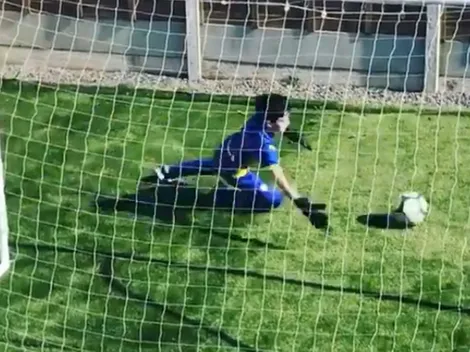 Pequeño arquero entrena con la pared de su casa y recibe aplausos de De Gea y Schmeichel