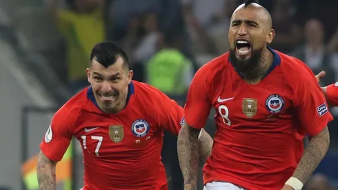 Gary y Vidal en la Roja.