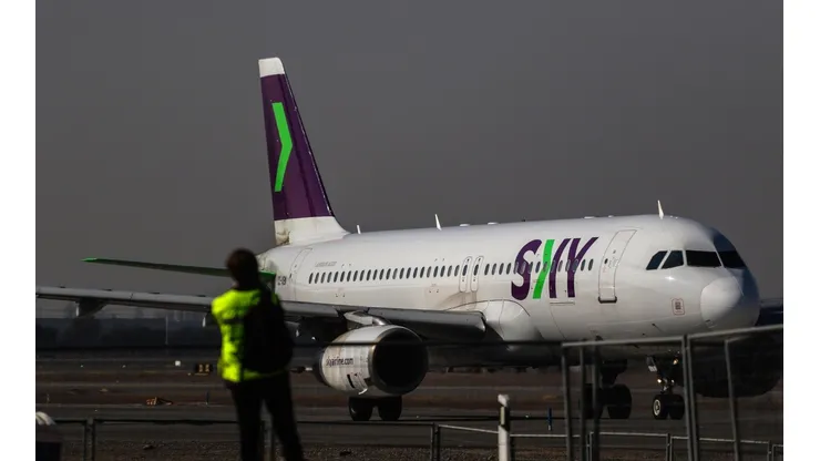 Sky suspenderá todos sus vuelos hasta el próximo 30 de abril