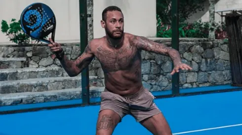 Neymar aprovecha la cuarentena jugando paddle
