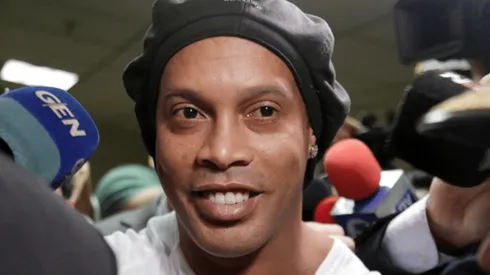 Ronaldinho igual celebra
