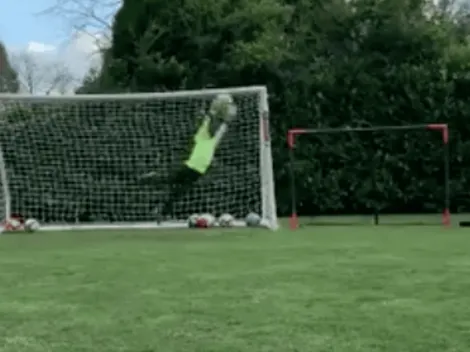 Hijo de Claudio Bravo se luce con tremenda atajada al ángulo