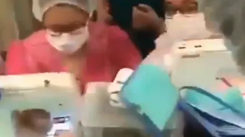 Funcionarias de hospital de Talcahuano confeccionan sus propias mascarillas