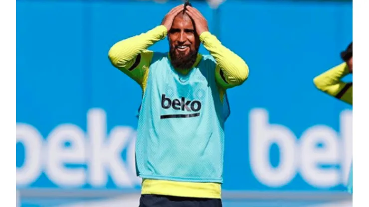 Barcelona estudia rebajar los sueldos de sus jugadores.