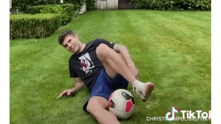 Pulisic en el suelo.