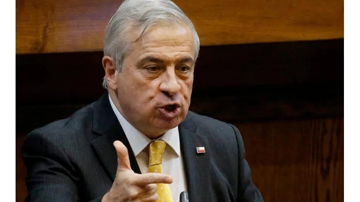 Mañalich insistió en que hay insumos para enfrentar la pandemia