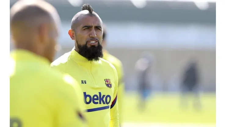 El futuro de Vidal en Barcelona se complica por el cupo de comunitarios