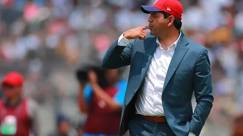 José Saturnino Cardozo cuando entrenaba a las Chivas de Guadalajara