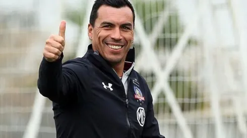 El histórico goleador hace un llamado a no salir de sus casas por el coronavirus.