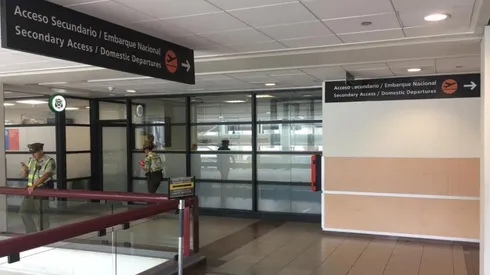 El Aeropuerto de Santiago también toma las medidas para evitar contagios de coronavirus