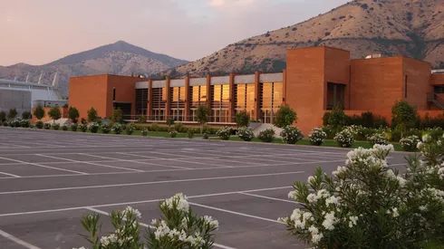 Espacio Riesco se convierte en hospital de emergencia ante un aumento de casos de Coronavirus en Chile.