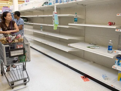 Walmart Chile pone límites a la compra de alcohol gel, jabón gel y desinfectante aerosol