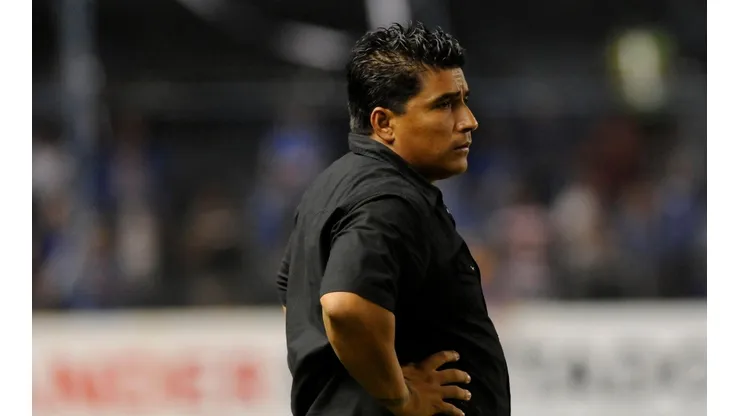 Omar Asad cuando era entrenador del Emelec
