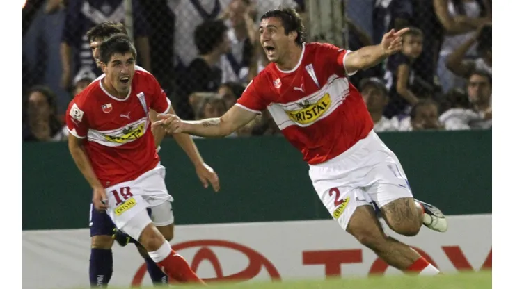 Pratto festejando ante Vélez