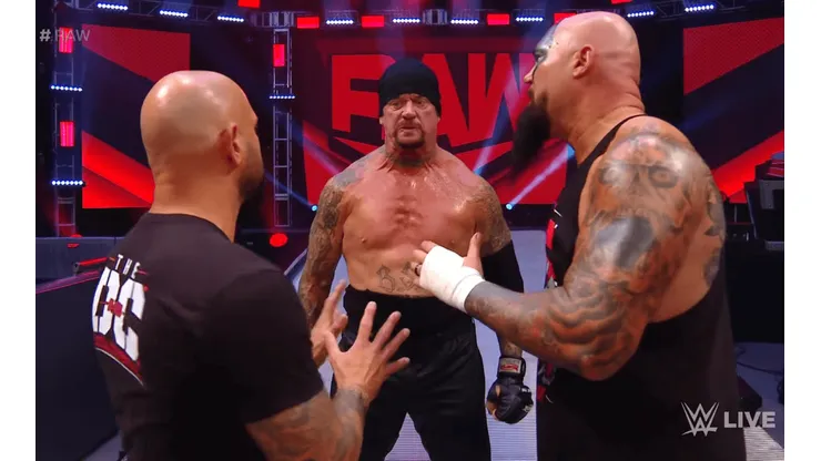 Undertaker le da una paliza al OC y firma el contrato de WrestleMania
