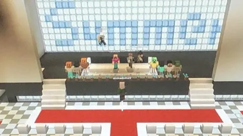Estudiantes celebran su graduación en Minecraft tras ser suspendida por el coronavirus