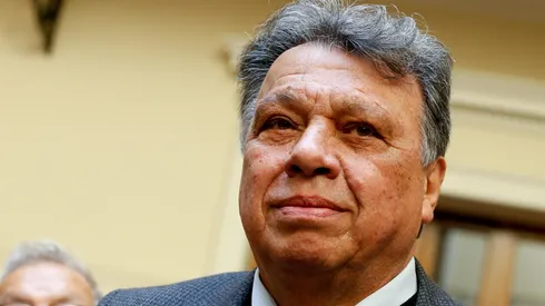 Elías Figueroa da el ejemplo y se queda en casa por el coronavirus