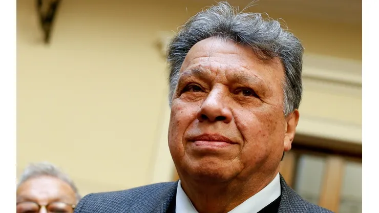 Elías Figueroa da el ejemplo y se queda en casa por el coronavirus