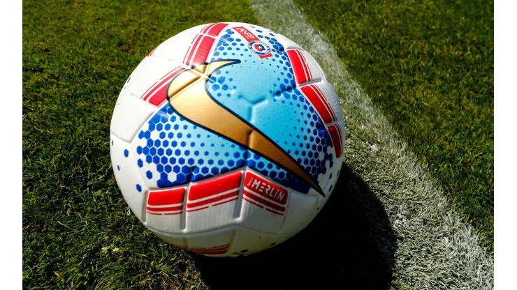 La pelota queda parada, por ahora.