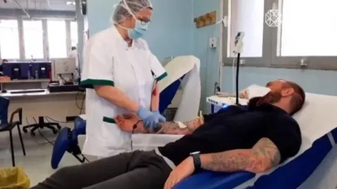 De Rossi dona sangre en Italia