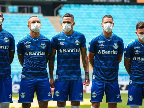 Coronavirus: plantel de Gremio sale a la cancha con mascarillas como protesta