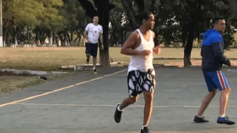 Dinho jugando en el torneo de presos