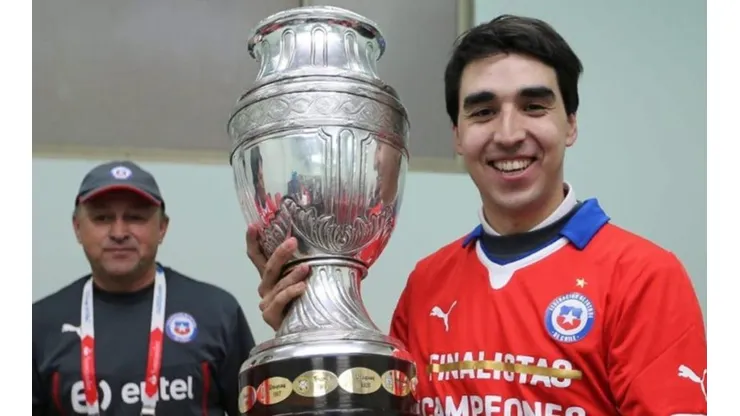 Paqui, campeón de Copa América 2015 con Chile y Sampaoli.