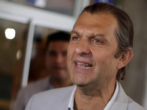 Mosa vuelve sin técnico desde Baires y descarta a Heinze y Poyet