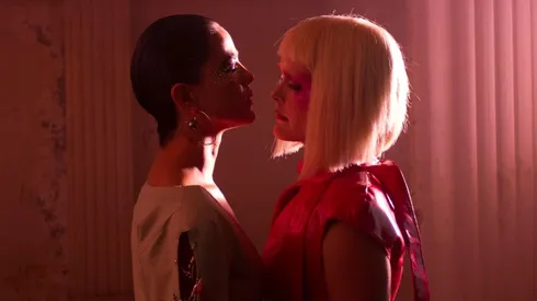 Camila Moreno es la protagonista del clip.