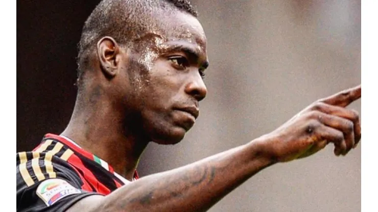 Balotelli hace un llamado a cuidarse por el coronavirus.