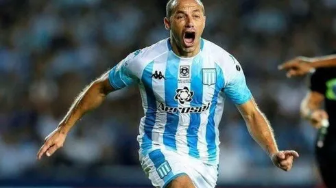 El volante chileno forma parte del 11 ideal de la temporada en Argentina.