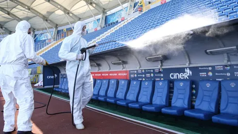 El coronavirus complica al fútbol