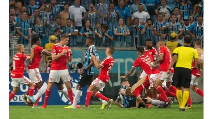 Combos iban y combos venían entre Gremio e Inter de Porto Alegre